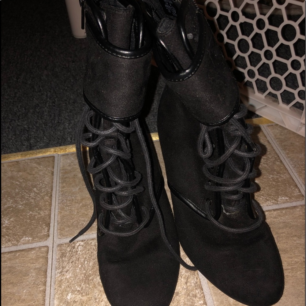 Boots - Picture 2 of 3